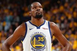 九游- 杜兰特系列赛共计出战299分钟 