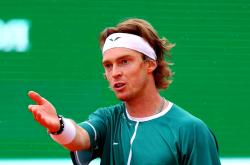 九游-费德勒连续五场比赛得分超过连败，美国队挑战极限！的简单介绍