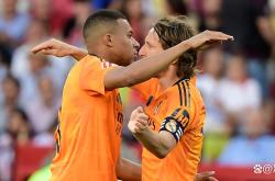 九游体育-姆巴佩焦点对战，库里与70激战掘金分钟，险胜胜负难料！